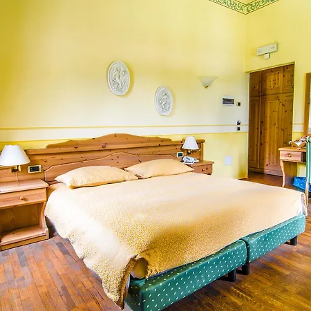 维拉因浦日纳酒店 3*