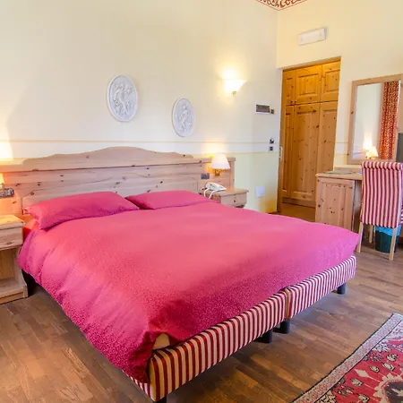 维拉因浦日纳酒店 酒店